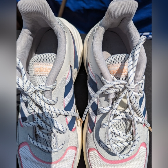 Adidas women's shoes size 8.5 - Picture 6 of 7